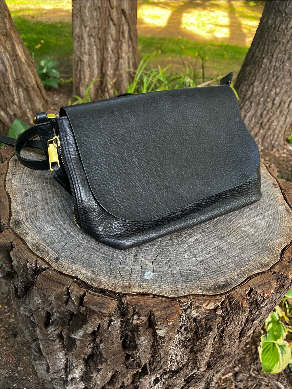 Fossil Maya Small Flap Crossbody Bag Black Pebbled Leather Gold Zipper Purse